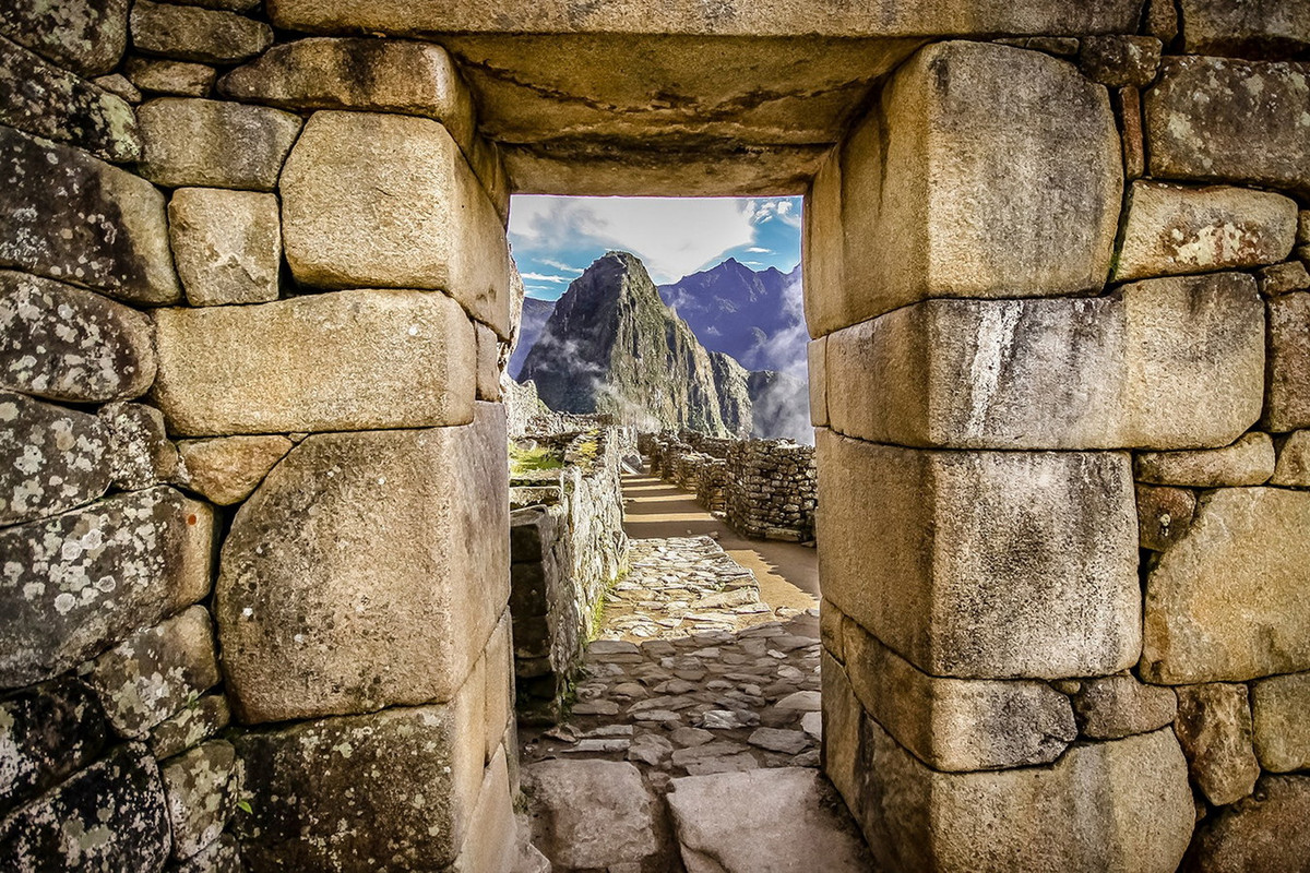 Dân số ở Machu Picchu được cho là không cố định mà thay đổi tùy theo thời điểm, có thể đạt mức cực đại khi diễn ra các sự kiện tôn giáo lớn và thấp nhất vào mùa mưa, khi việc đi lại trở nên khó khăn. Ảnh: Lonely Planet.