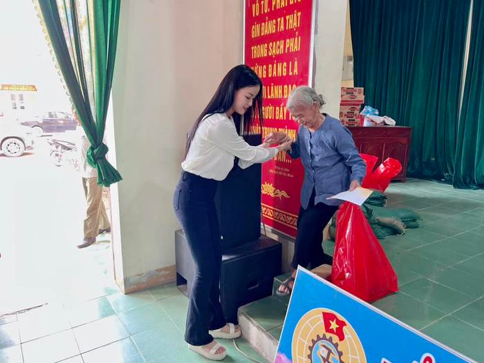 A hau Dao Hien hanh dong trai nguoc HH Y Nhi khi vuong on ao phat ngon-Hinh-2