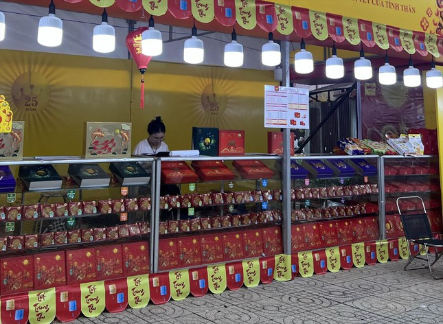 Mua banh Trung thu 2023: Vua ban vua nghe ngong thi truong