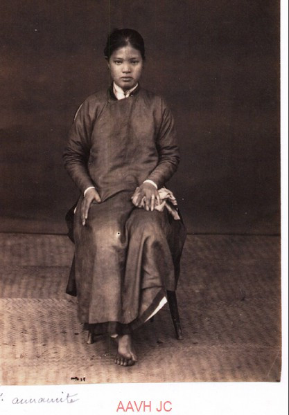 Chân dung thiếu nữ Hà thành.