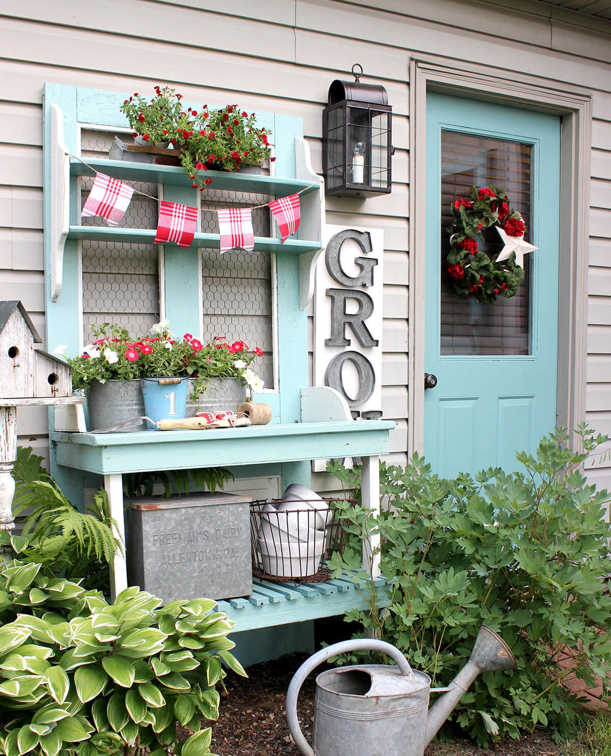 Khu vườn nhỏ xinh được tạo ra từ những món đồ nội thất cũ - Hình 7 Khu vuon nho xinh duoc tao ra tu nhung mon do noi that cu-Hinh-7