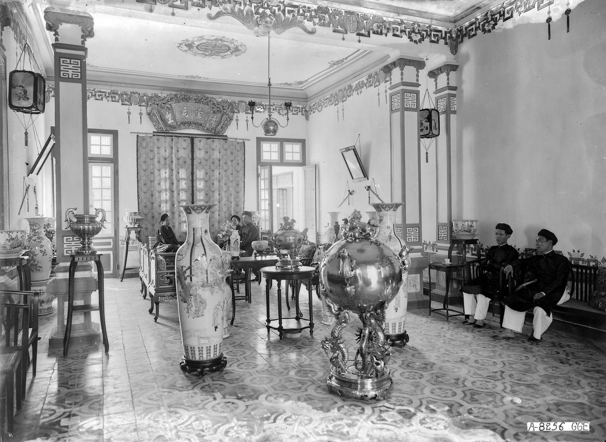 Phòng khách trong biệt thự của một gia đình giàu có ở Vĩnh Yên.