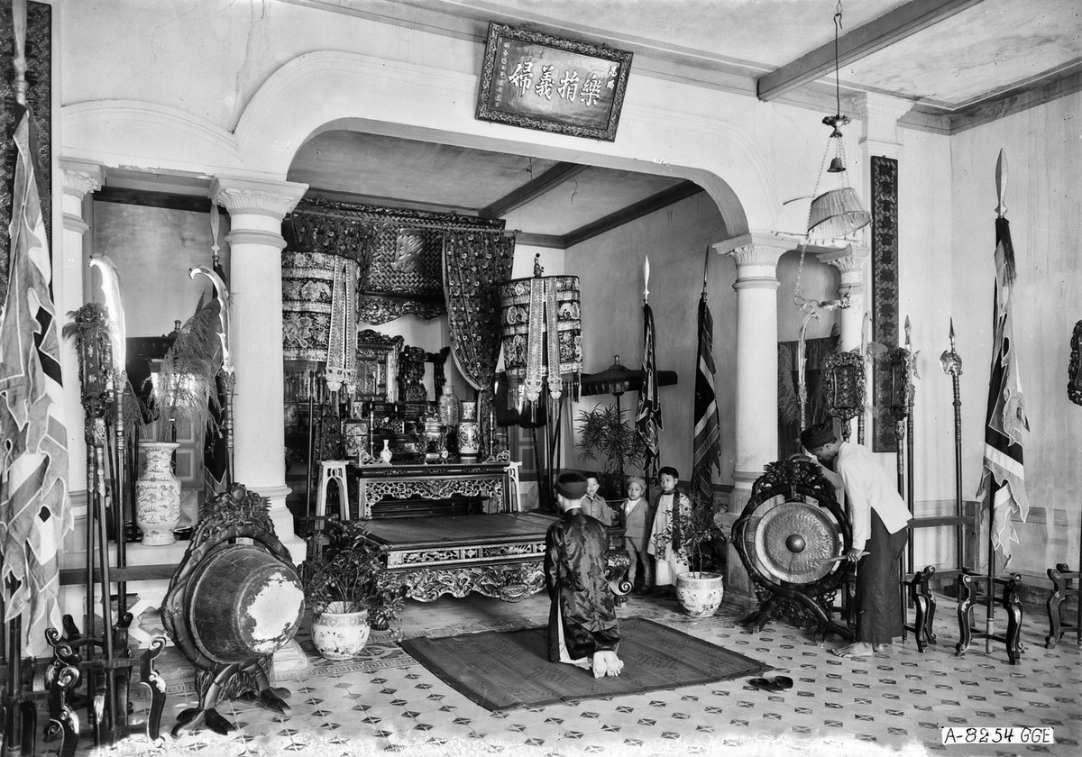 Khu thờ tự ở tòa biệt thự.