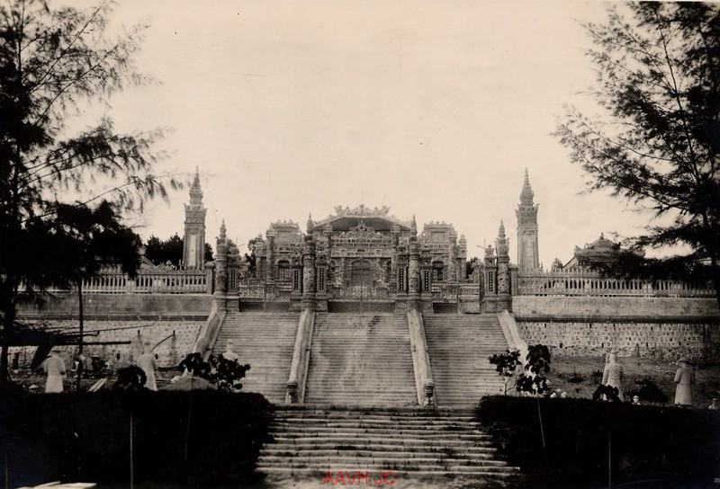 Toàn cảnh lăng Khải Định.