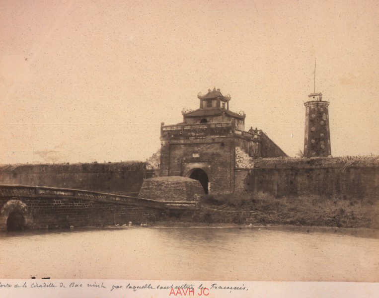 Một cánh cổng của thành Bắc Ninh, nơi quân Pháp tiến vào chiếm thành.