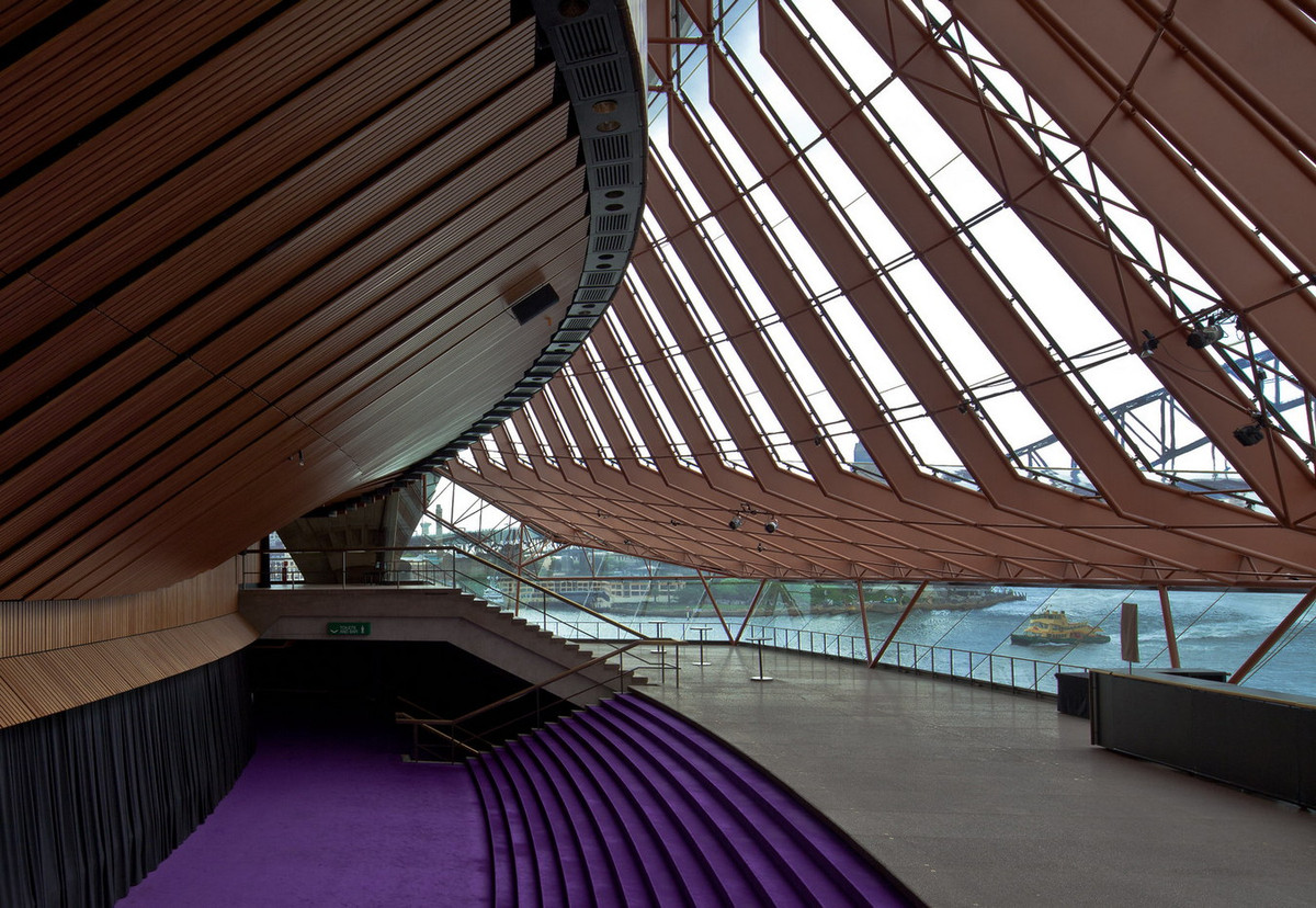 Vật liệu dùng làm nội thất tòa nhà bao gồm đá granite hồng khai thác ở Tarana, New South Wales, gỗ và gỗ dán được cung cấp từ New South Wales. Ảnh: ModArchitecture.