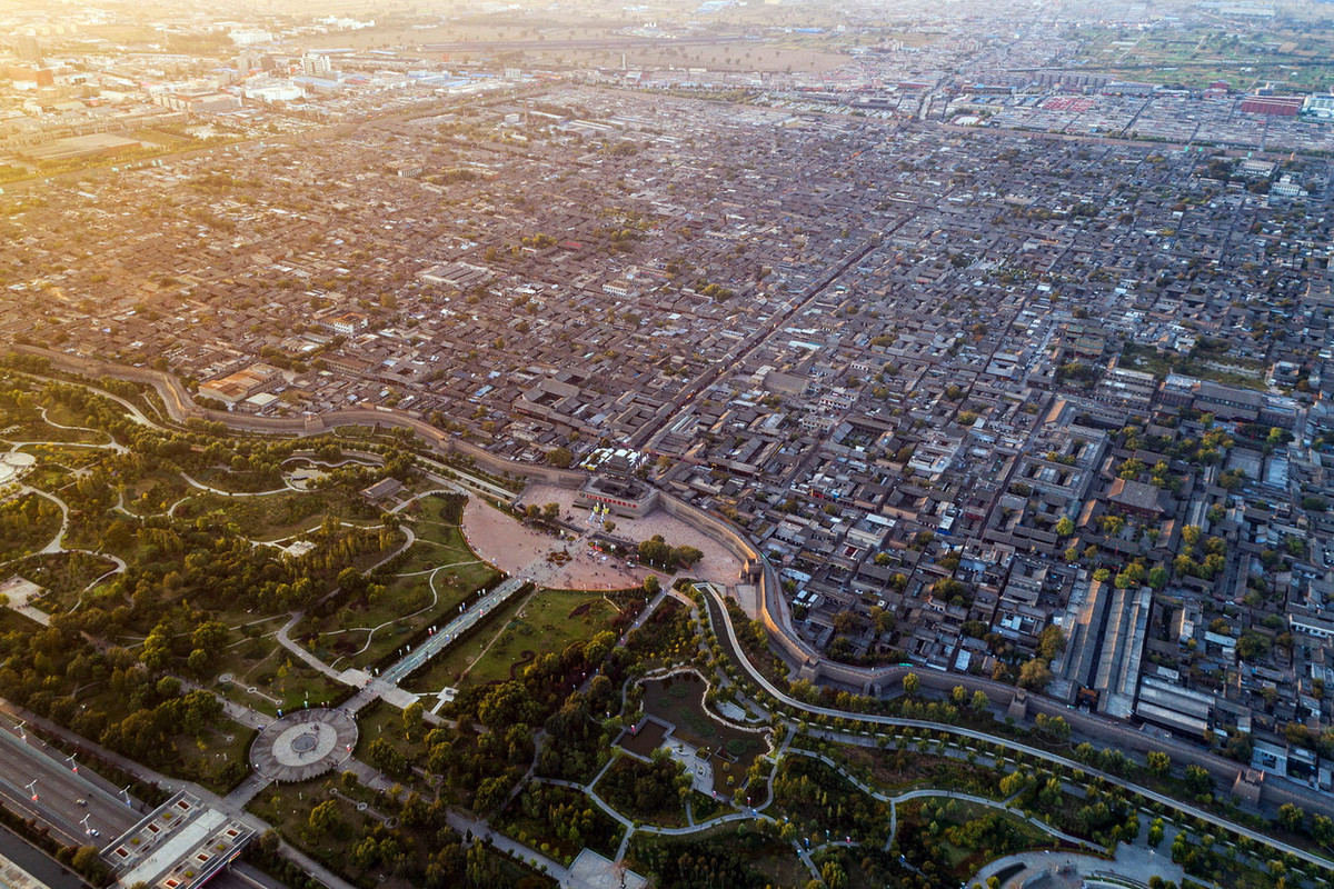 Nằm ở trung tâm của tỉnh Sơn Tây, thành cổ Bình Dao được coi là tòa thành cổ đẹp nhất còn được bảo tồn cho đến nay của Trung Quốc. Ảnh: Skyscrapercity.