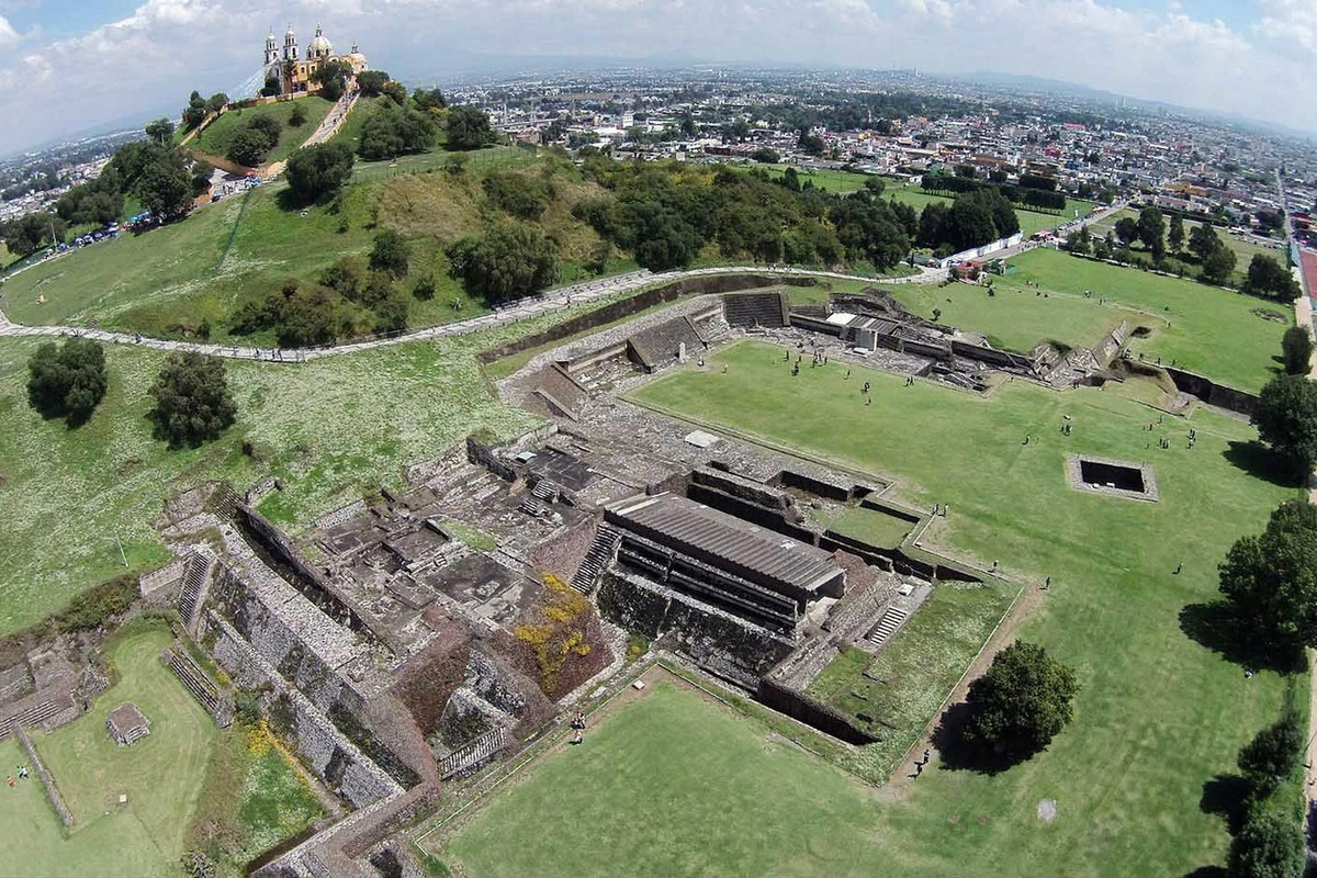 Ngày nay, việc khai quật kim tự tháp Cholula vẫn được tiến hành với kỳ vọng mở ra những khám phá mới về các nền văn minh châu Mỹ cổ xưa. Ảnh: Mega Construcciones.