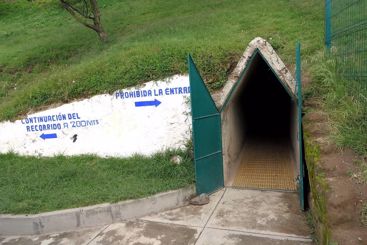 Hiện nay, khoảng 800 mét của đường hầm này đã được phát lộ và mở cửa phục vụ nhu cầu tham quan của du khách. Ảnh: Peter's Travel Blog.