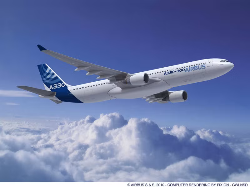 Mẫu máy bay A330-300 chở được 295 hành khách với cabin chia làm 3 hạng (335 nếu ở 2 hạng và 440 nếu ở 1 hạng) đi quãng đường 10.500 km. Máy bay trang bị bởi 2 động cơ General Electric CF6-80E, Pratt &amp; Whitney PW4000 hoặc Rolls-Royce Trent 700, tất cả đều theo tiêu chuẩn ETOPS-180