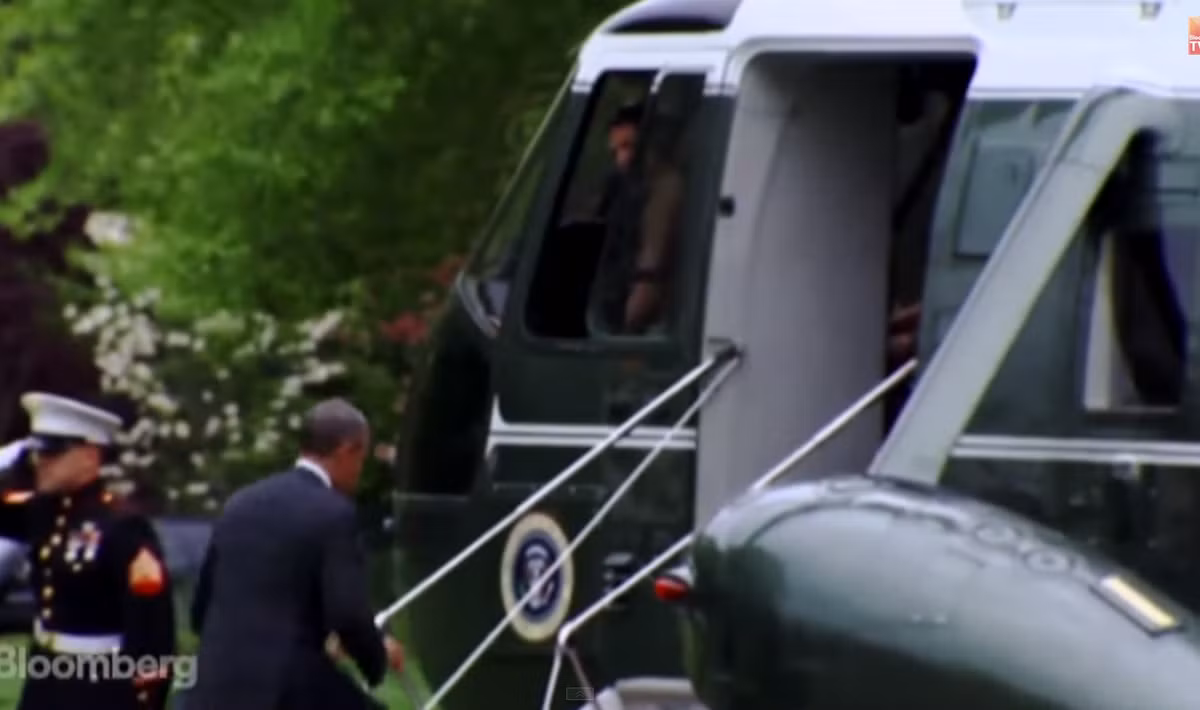 Chiếc trực thăng lên thẳng được bộ Quốc phòng Mỹ cung cấp 6 chiếc dành để tổng thống Obama di chuyển trong quãng đường ngắn. Tổng trị giá dàn trực thăng riêng cho ông Obama lên tới 1,24 triệu USD.