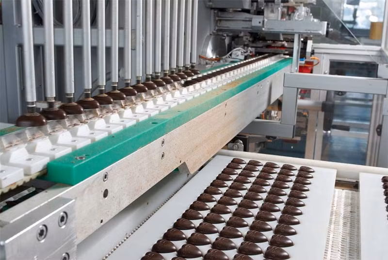 Chuỗi nhà máy sản xuất bánh kẹo Roshen hiện đang cung cấp khoảng hơn 320 loại bánh kẹo khác nhau với tổng khối lượng lên tới 450 nghìn tấn mỗi năm.