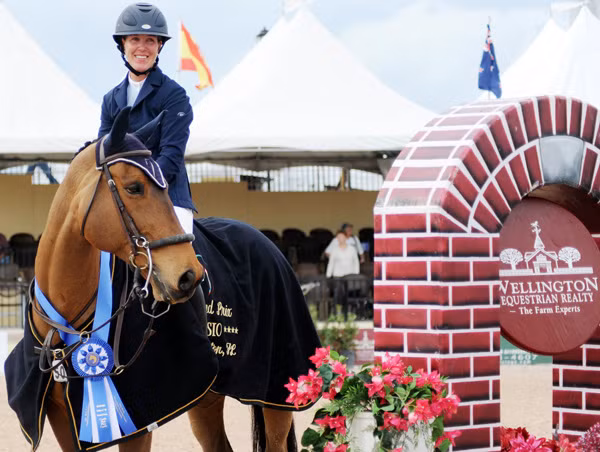 Hermes cũng lấn sân sang sản xuất các vật dụng thời trang cho ngựa đua. Thời trang ngựa đua đặc biệt nổi tiếng tại Anh, nơi đua ngựa được coi là môn thể thao của hoàng gia.