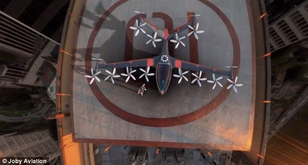 Công ty thiết kế trực tiếp Joby Aviation tiết lộ mô hình mô phỏng máy bay mới đã hoàn thành xuất sắc các cuộc thử nghiệm. Tổng trọng lượng của máy bay vào khoảng 770 kg, tầm bay khoảng 322 km.