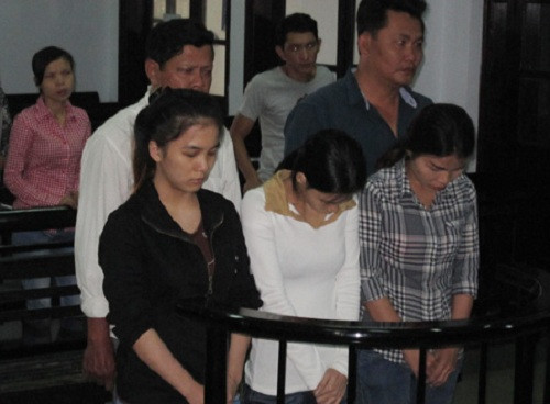 Chân dung đối tượng trộm cắp trong quá massage đèn mờ.