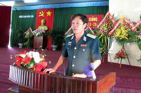 Thiếu tướng Nguyễn Duy Cường, hiệu trưởng đọc diễn văn khai giảng.