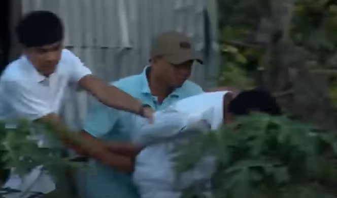 Sau 48 giờ đồng hồ, cơ quan Cảnh sát điều tra Công an tỉnh Đồng Tháp đã bắt được Trần Thanh Chí khi hắn đang lẩn trốn tại lều chăn vịt ngoài đồng.