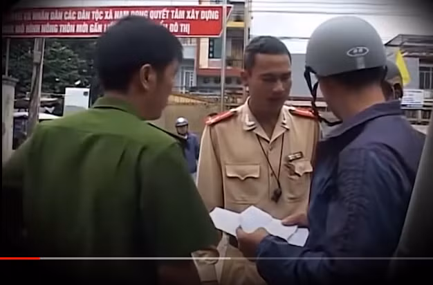 Vì vậy khả năng Ánh bỏ nhà để đi với bạn khác giới hoặc bị trả thù là điều khó có thể xảy ra. Để nhanh chóng tìm ra lời giải đáp cũng như những uẩn khúc trong sự việc mất tích của cháu Ánh, các điều tra viên đã không kể ngày đêm thu thập thông tin, xác minh về các mối quan hệ của nạn nhân, trong đó tập trung vào những mối quan hệ thân quen gần đây, đặc biệt khai thác tỷ mỷ những thông tin từ đội múa lân chùa Phước Sơn. Sau khi có đủ căn cứ xác định đây là một vụ án hình sự, Công an huyện Cư Jut đã xác lập chuyên án để điều tra.