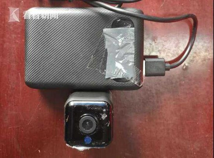 Thay anh sang la trong dieu hoa, co gai soc thu ben trong-Hinh-2