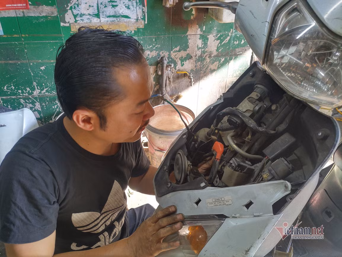 Dau mua bong da, ro nan mat trom IC xe may Honda-Hinh-2