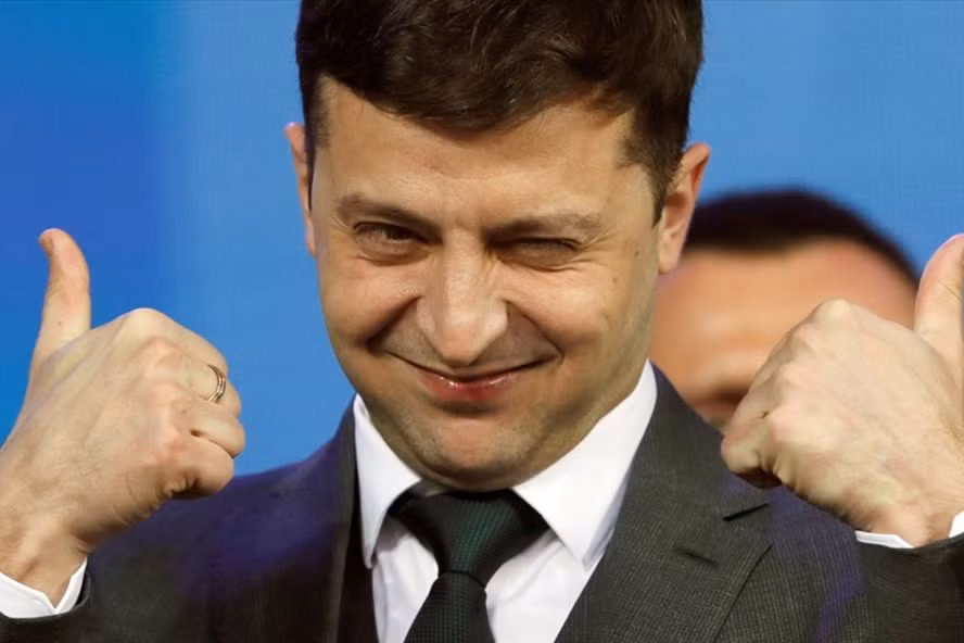 Tong thong Ukraine vua dac cu de doa tan cong noi khong ngo