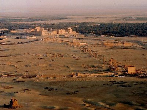 4. Nhà tù quân sự Tadmor ở Syria được biết đến là một trong những nhà tù khắc nghiệt, vi phạm nhân quyền và xảy ra nhiều vụ tra tấn, bạo lực hãi hùng. Trong những năm 1980, nhà tù Tadmor giam giữ hàng ngàn tù nhân chính trị và hình sự.