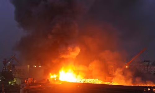 Trong quá trình sửa chữa, tàu chở dầu bất ngờ phát nổ khiến 1 người thiệt mạng, 4 người khác bị thương.