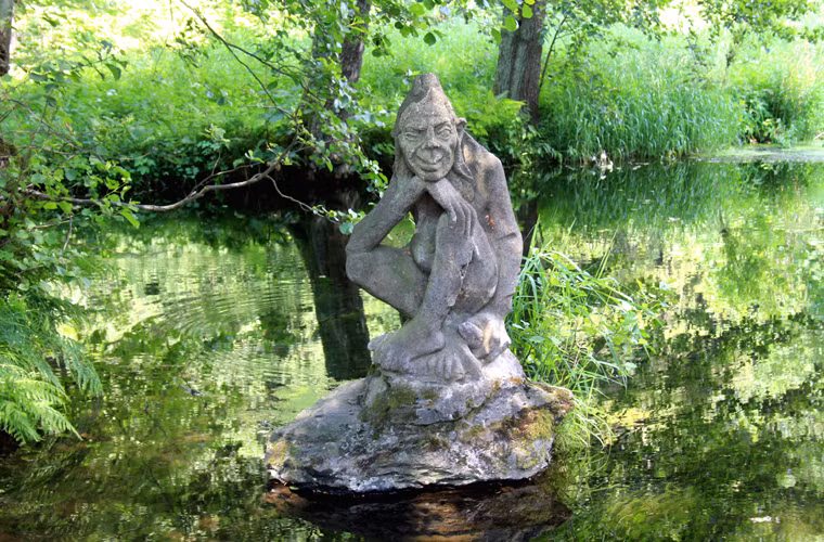 Cộng hòa Séc có lưu truyền câu chuyện về loài ma Vodnici. Theo đó, loài ma quỷ này có hình dáng giống một kẻ lang thang.