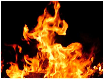 Về sức khỏe: Những người sinh ngày 8/8 nên chú, cẩn thận hơn khi tiếp xúc với lửa hay vật liệu dễ cháy. Bạn có thể bị thương khá nặng nếu như bất cất với những vật liệu dễ cháy đó. Bạn cũng nên tránh xa hoặc hạn chế sử dụng đồ uống có cồn.