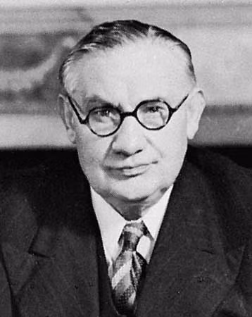 Ít ai có thể biết được rằng, Bộ trưởng Bộ Lao động Ernest Bevin trong thời gian Chiến tranh thế giới 2 đã bỏ học khi 11 tuổi.