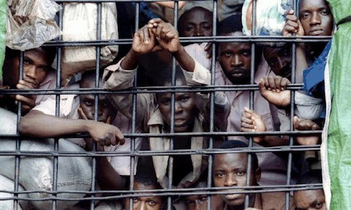 2. Tù nhân trong nhà tù Gitarama, Rwanda thường bị đánh đến chết hoặc bị bệnh, đói dẫn đến mất mạng. Nguyên do là nhà tù bị quá tải, thiếu ngân sách hoạt động.