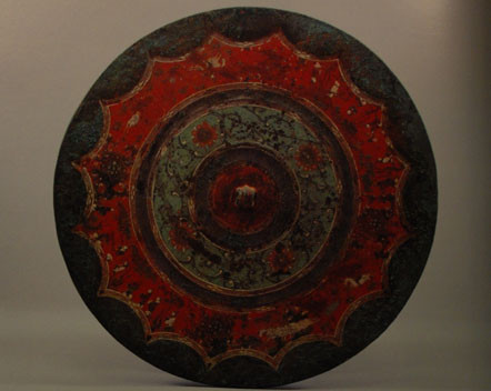 Đây là những chiếc gương đồng được khai quật ở tỉnh Cam Túc - nơi phát hiện những cổ vật có giá trị về lịch sử gương đồng có từ hơn 4.000 năm trước.