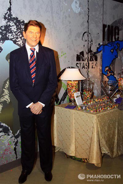 Món ăn yêu thích của Tổng thống Ronald Reagan khi cố gắng bỏ thuốc lá là hộp kẹo Jelly Beans.