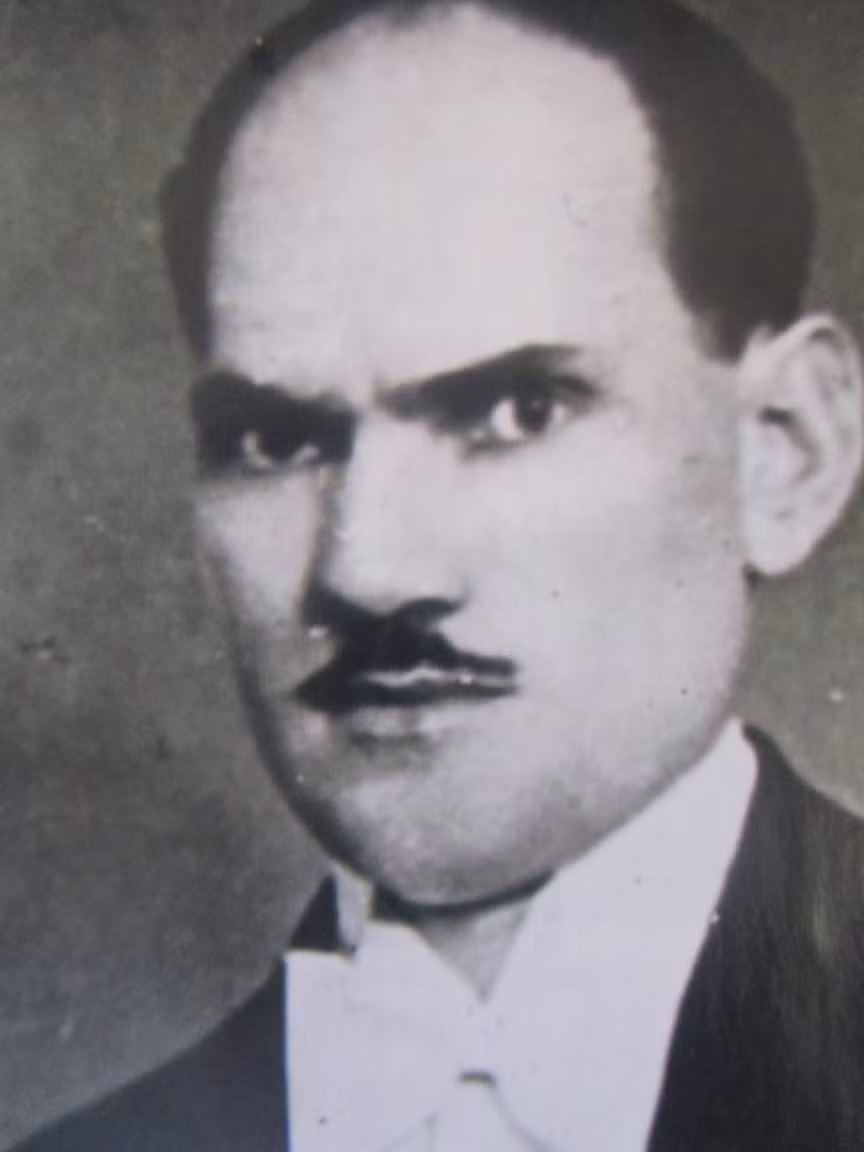 Elyesa Bazna đã bán nhiều tài liệu mật của Anh cho phát xít Đức.