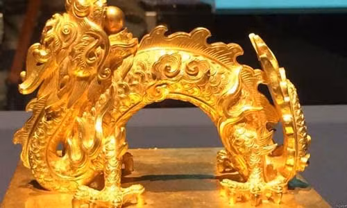 Triện vàng ròng hình rồng 5 móng ngậm hạt châu của Hoàng đế Gia Long - người sáng lập ra triều Nguyễn.