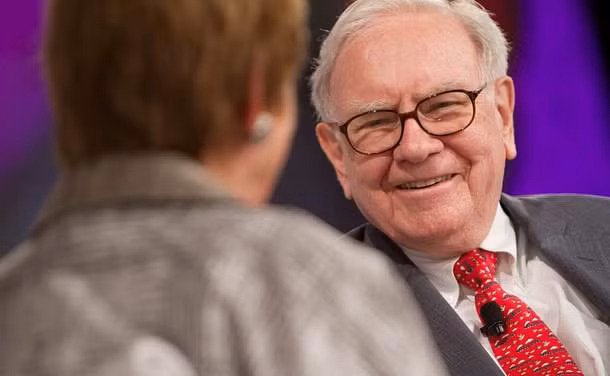 Một trong những thứ đắt nhất từng được bán trên eBay là cùng ăn trưa với tỷ phú Warren Buffet. Năm 2010, một người giấu tên đã bỏ ra 2,6 triệu USD để cùng ăn trưa độc quyền với tỷ phú Warren Buffet.