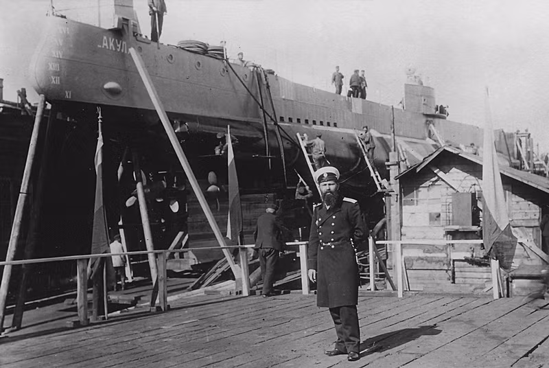 Thành viên thủy thủ đoàn trên tàu ngầm "Shark".