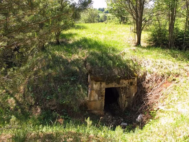 Lối vào Sở chỉ huy của quân đội Liên Xô trong lòng núi thuộc Ural đã được ngụy trang kỹ lưỡng, khiến nhiều người khó có thể phát hiện.