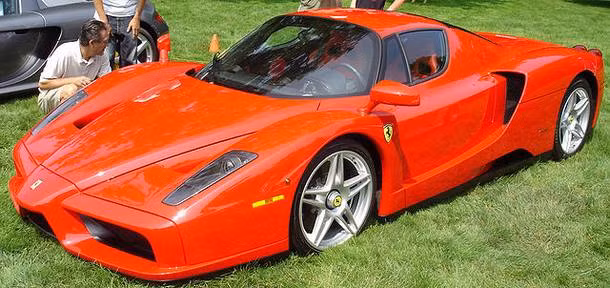 Năm 2002, một chiếc xe Enzo Ferrari được bán qua eBay vào năm 2002 và thu về 1 triệu USD. Vào thời điểm đó, đây là sản phẩm đắt nhất từng được bán trực tuyến ở châu Âu.