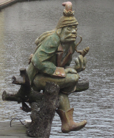 Vodnici sẽ kéo nạn nhân xuống nước rồi đánh cắp linh hồn của họ rồi nhốt linh hồn xấu số vào trong 1 chiếc lọ.