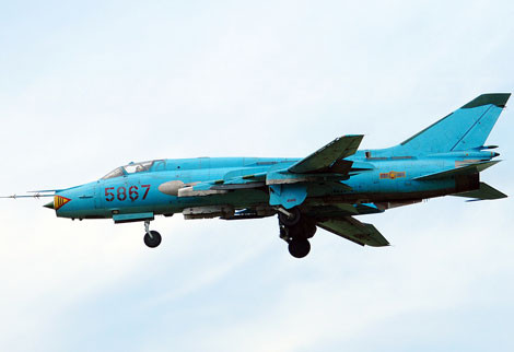 "Đôi cánh ma thuật" Su-22M4 có thể mang 2 đạn tên lửa Kh-29.