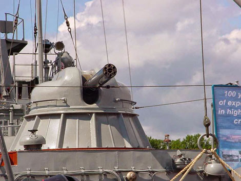 Pháo phòng không cao tốc AK-630.