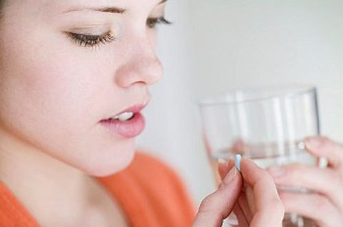 Giun sán. Nhiễm giun sán trong thời kỳ mang thai rất nguy hiểm, có nguy cơ sảy thai và dị tật cao. Vì vậy, bạn cần tẩy giun khi bắt đầu có ý định mang thai, vì bạn sẽ khó có thể tẩy giun trong khi đã mang thai. Cần phải tẩy giun cho toàn bộ thành viên trong gia đình cùng một thời gian để đảm bảo không có sự lây chéo.