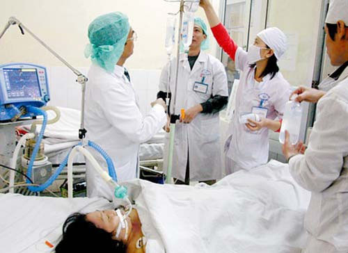 Tử vong do nhịn ăn giảm cân. Mới đây nhất là một bệnh nhân nữ (18 tuổi, ở Hà Nội) bị chết não do áp dụng phương pháp nhịn ăn để thanh lọc cơ thể nhằm giảm cân nặng. Các bác sĩ Khoa Cấp cứu, Bệnh viện Thanh Nhàn cho biết, bệnh nhân ở Hà Nội nặng gần 90 kg, nhịn ăn khoảng 10 ngày, chỉ uống nước cầm hơi. Khi bệnh nhân được đưa đến viện, tim đã ngừng khoảng 50 phút.