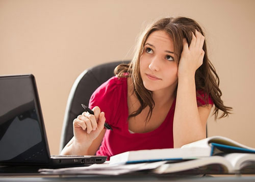 Giảm trí nhớ. Chất béo là nguồn động lực chính giúp não hoạt động. Nếu “nạp” quá ít khiến lượng chất béo sẽ dẫn đến tình trạng suy dinh dưỡng, ảnh hưởng trực tiếp đến trí nhớ với biểu hiện rõ nhất là chứng hay quên.