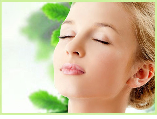 Trị da dầu. Đánh tan lòng trắng trứng với nước cốt chanh trong 3 phút. Thoa trực tiếp hỗn hợp lên da mặt. Chú ý tránh vùng mắt. Sau 40 phút, rửa sạch mặt bằng nước ấm. Loại mặt nạ này thích hợp với da nhờn. Sau khi rửa sạch mặt, thấm khô da bằng khăn mềm, nên bôi kem dưỡng dành cho da nhờn ngay lập tức để cho kết quả tốt nhất.