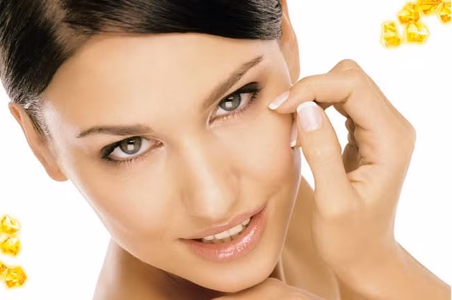 Ngăn ngừa các bệnh ngoài da: Lượng tinh dầu có trong vỏ bưởi có tác dụng se khít lỗ chân lông, từ đó ngăn ngừa bụi bẩn và bã nhờn tích tụ trên da. Ngoài ra, lượng tinh dầu này sẽ giúp bạn hạn chế sự xuất hiện của mụn và các bệnh viêm da.