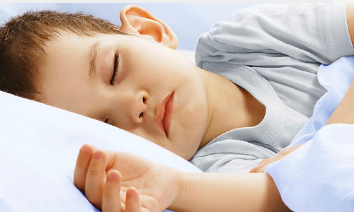 Đái dầm mãn tính: Một số nghiên cứu cho thấy tỷ lệ ngáy, ngưng thở hay đái dầm ở trẻ nhỏ rất cao, 42% nhóm trẻ em được điều trị ngưng thở khi ngủ là có tật đái dầm.