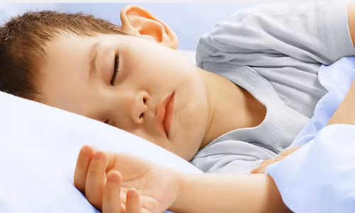 Đái dầm mãn tính: Một số nghiên cứu cho thấy tỷ lệ ngáy, ngưng thở hay đái dầm ở trẻ nhỏ rất cao, 42% nhóm trẻ em được điều trị ngưng thở khi ngủ là có tật đái dầm.