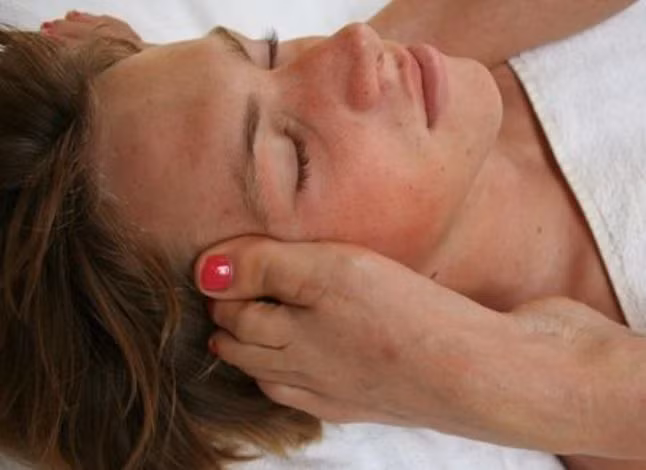 Hầu hết những người tôi điều trị bằng phương pháp này đều tỏ ra nghi ngờ nhưng sau khi tôi làm thì mọi người cảm thấy rất khoan khoái...